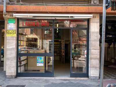 Arriviamo quindi in via Bovio, nel cuore del quartiere Libert� di Bari, l� dove si staglia l�insegna rossa con il nome "Il Mercatino del Fumetto"